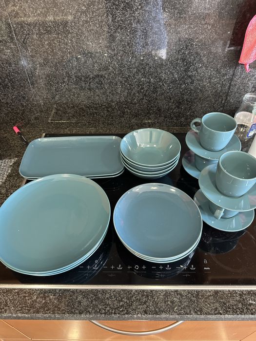 Conjunto prato, chavenas e pires ikea