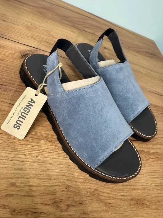 Skórzane sandały klapki dziecięce dziewczęce niebieskie Angulus  34