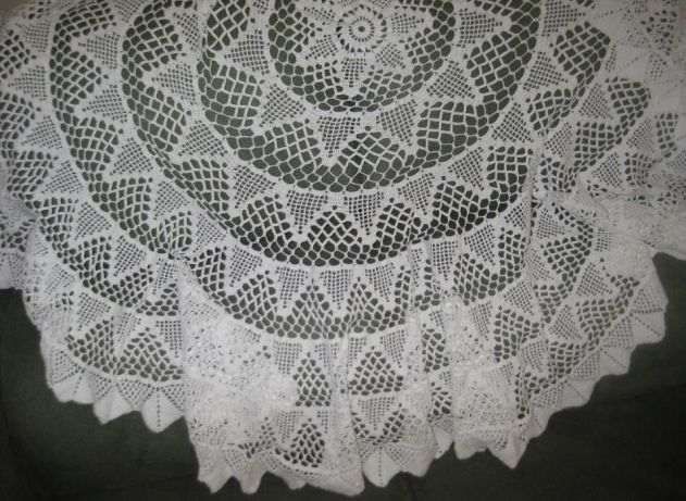 Toalha em Crochet Redonda Cor Beije 1,88 NOVA