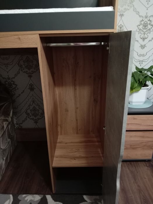 Продам ліжко горище з матрасом