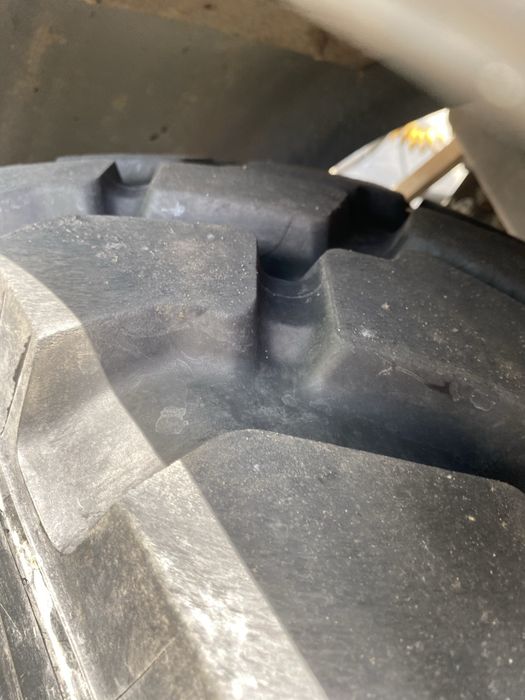 Opony 365/80 r 20 bieżnik 98%