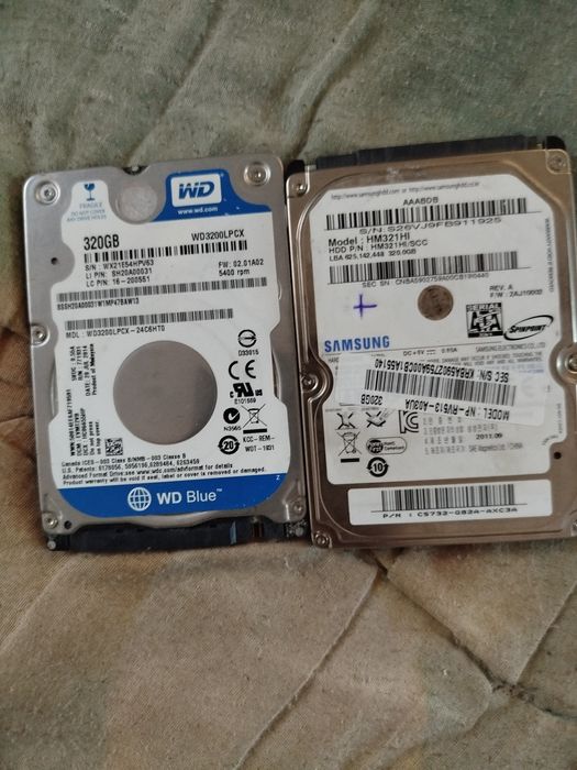 ТЕРМІНОВО продам 2 HDD диски 320Гб