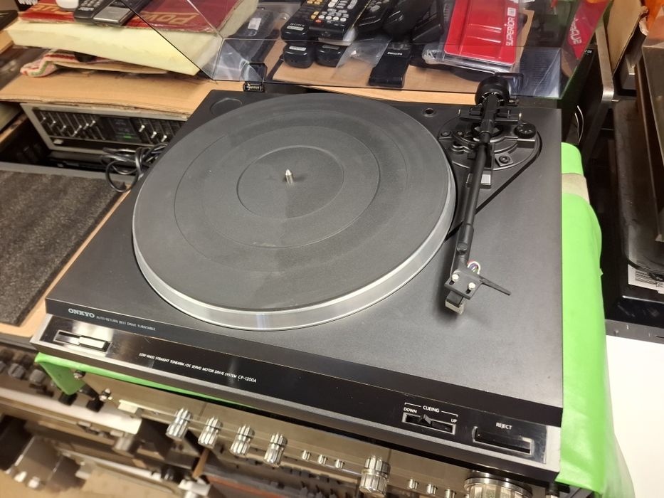 Gramofon Onkyo CP-1200A