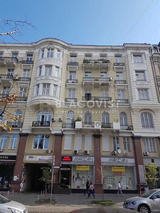 Хмельницького Богдана, 32  квартира  Царський будинок  100000$