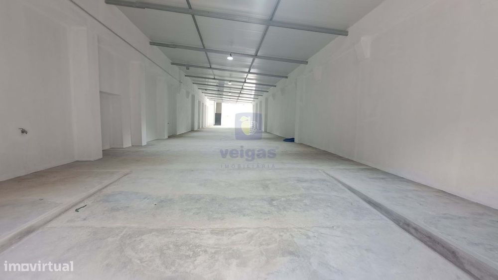 Armazém para Venda na Baixa da Banheira