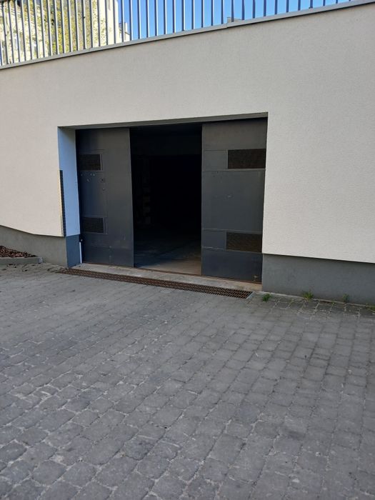 Do wynajęcia miejsce postojowe w garażu podziemnym w samym centrum