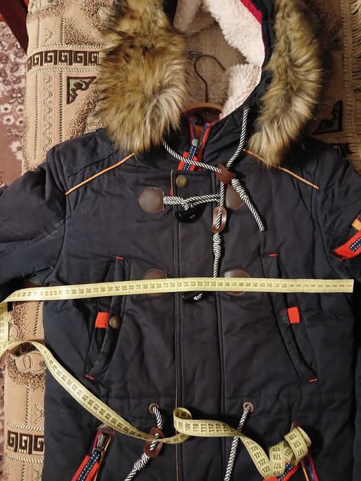 Курточка парка на хлопця розмір 38