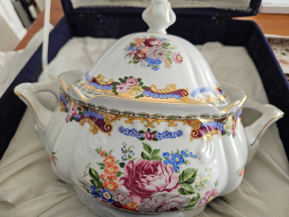 Conjunto limoges pintado à mão- terrina e prato