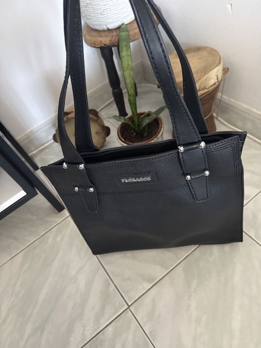 Mala preta como nova