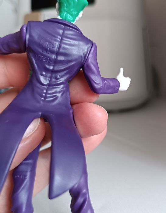 Якісна фігурка Джокер,Фигурка - Batman Joker Vud 12 Kinder Ferrero Gra