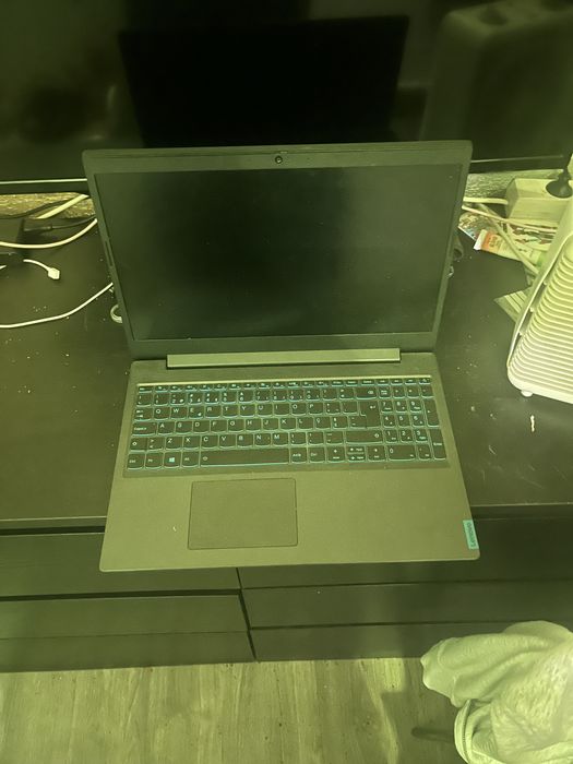 Pc em bom estado novo com caregador