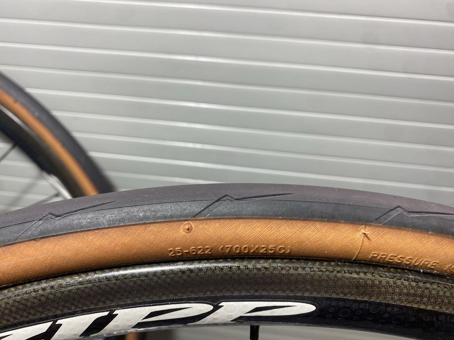 Rodas zipp 202 carbono