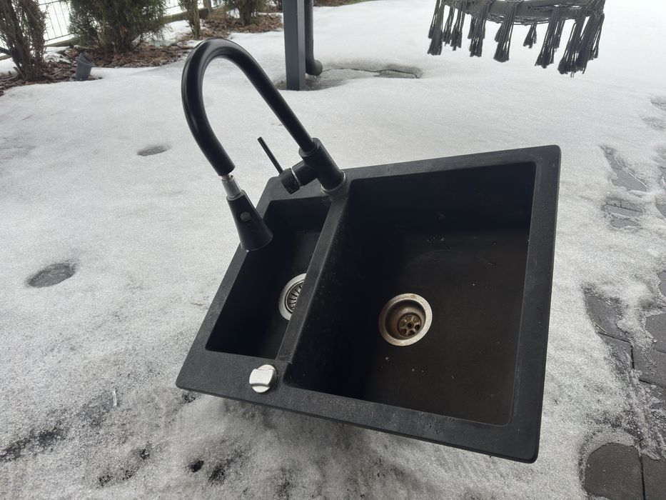 Zlewozmywak granitowy czarny z kranem 60 cm