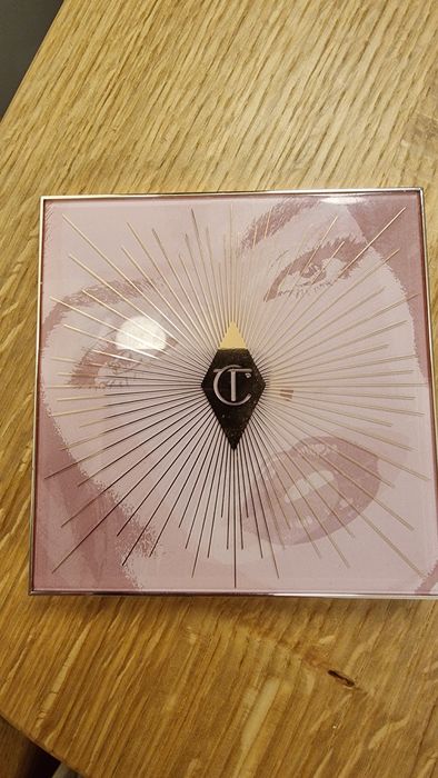 Charlotte Tilbury - Nudegasm face palette