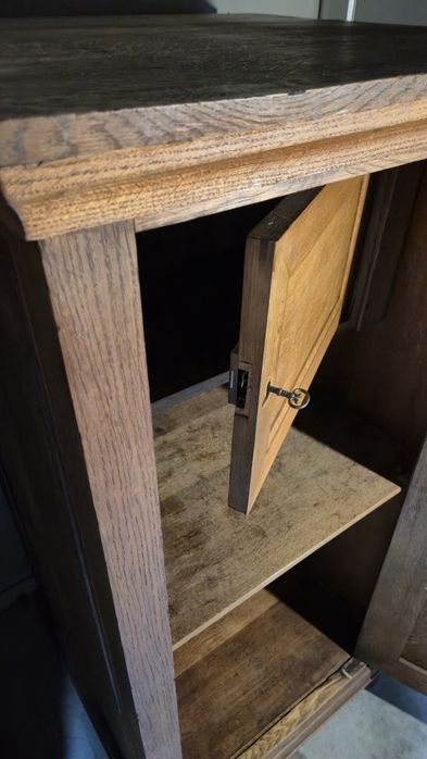 Nr. 404 antyczna szafa ze schowkiem styl Louis Philippe