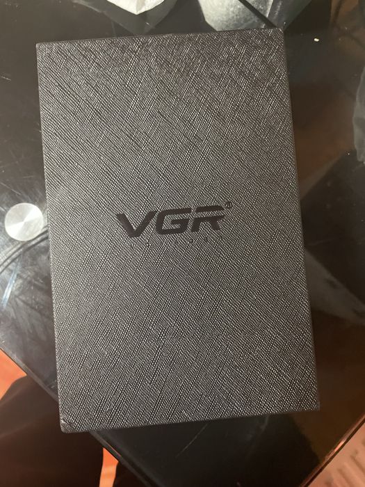 Продам електро бритву VGR V-335