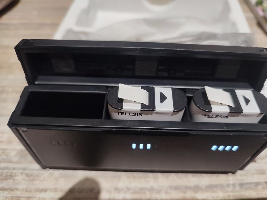 Зарядное устройство GoPro Hero 12/11/10/9 +2 аккумулятора