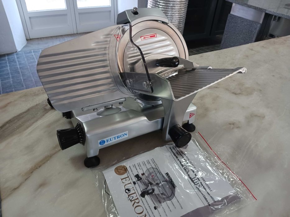 ACM1498 - Cortadora/Fiambreira de 220mm - NOVA