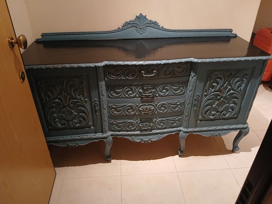 Aparador queen anne azul e preto