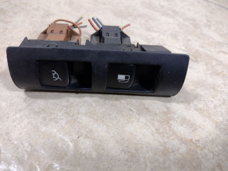 VW Volkswagen new Beetle przełącznik bagażnika paliwa wysyłka OLX