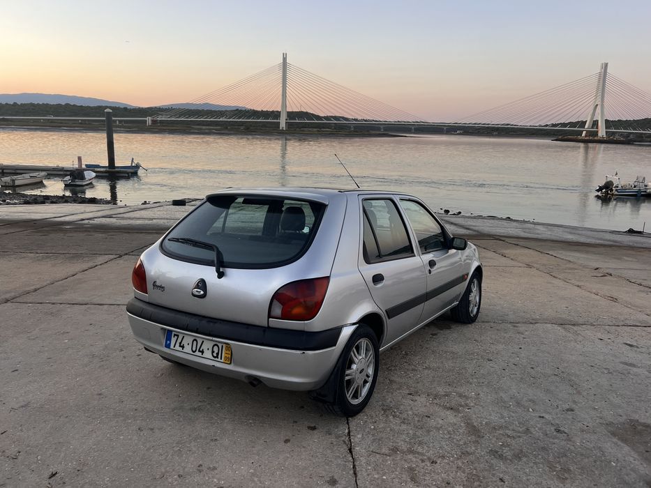 Ford Fiesta 1.25 16V 75Cv com Ar Condicionado