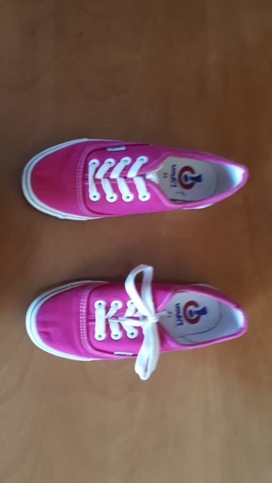 Calçado de menina como novo