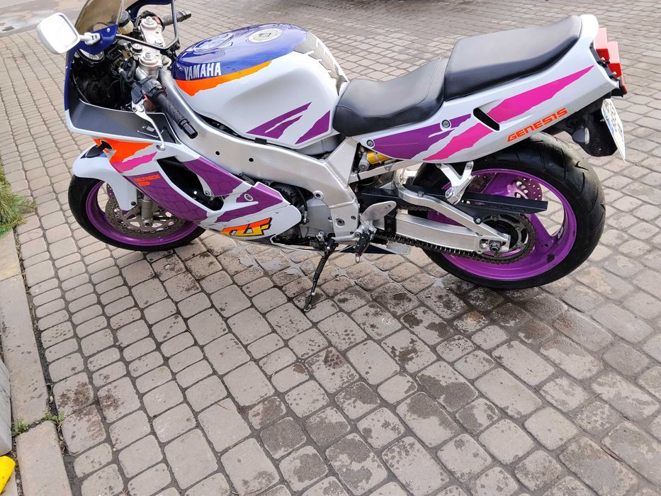 Продам YMAXA YZF750R