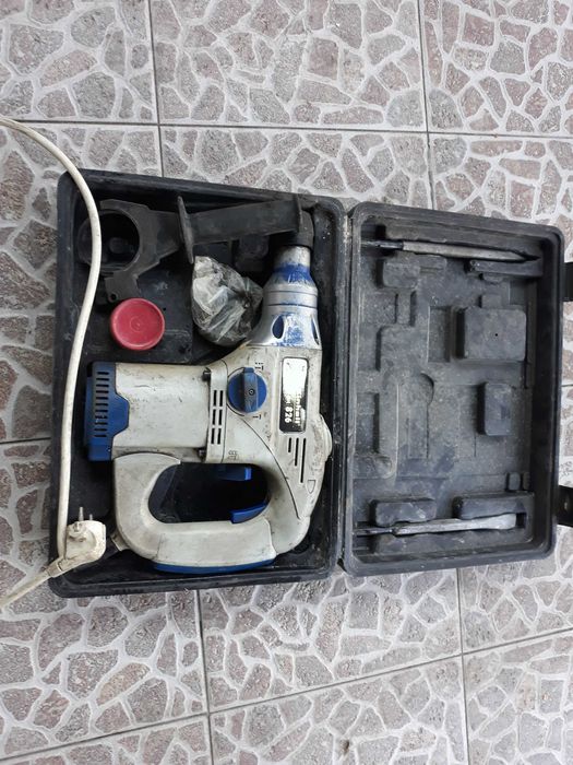 Martelo  perfurador Einhell LE BH 826 a funcionar64740806921729120