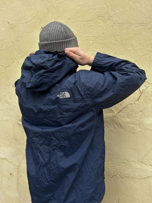 Синя куртка The North Face