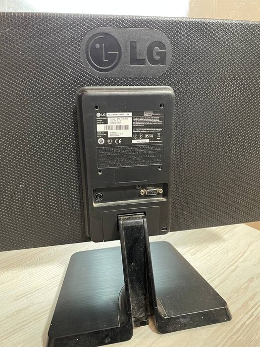Монітор LG Flatron Е1942