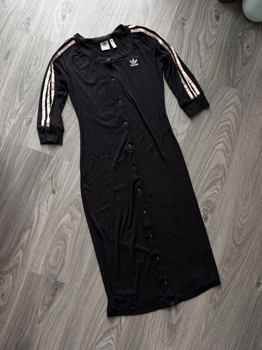 Продам платья adidas