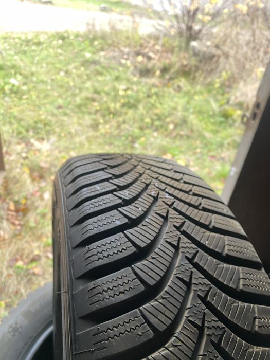 Зимова Резина  б/у 195 65 R15 Hankook Winter Icept RS2