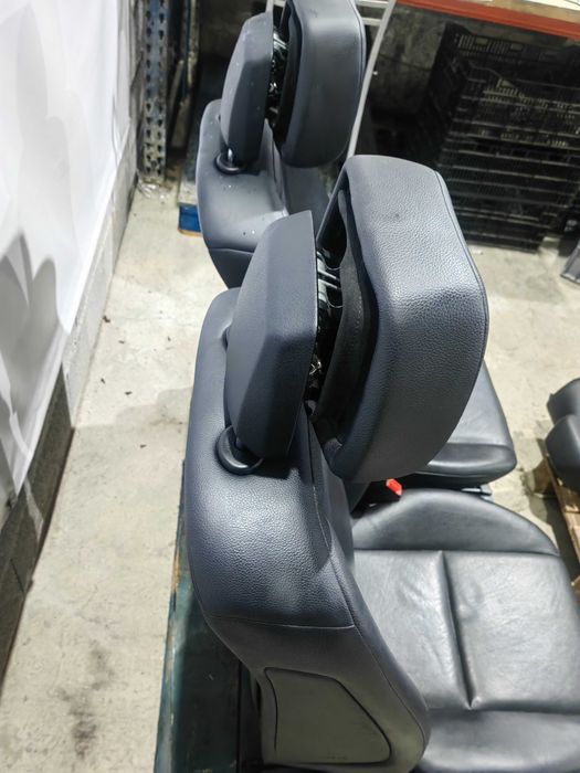 Bancos em couro Mercedes Class C W204 carro