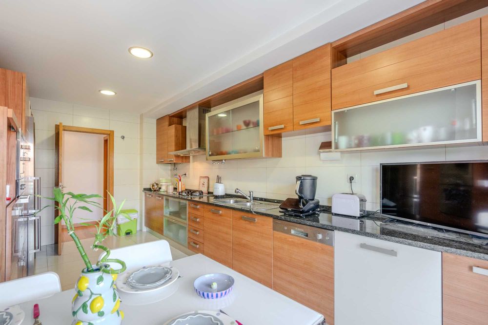 Apartamento T2 para Venda em Queijas
