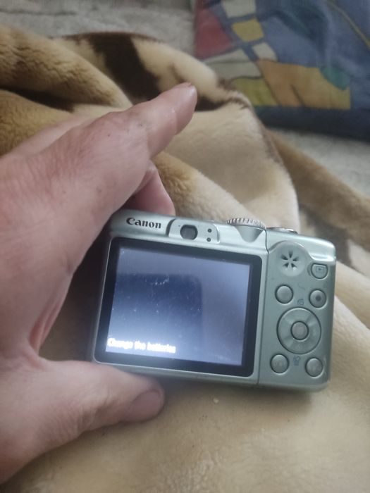 Продам не дорого canon a1100.