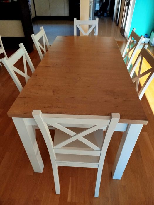 Stół do jadalni z 8 krzeslami