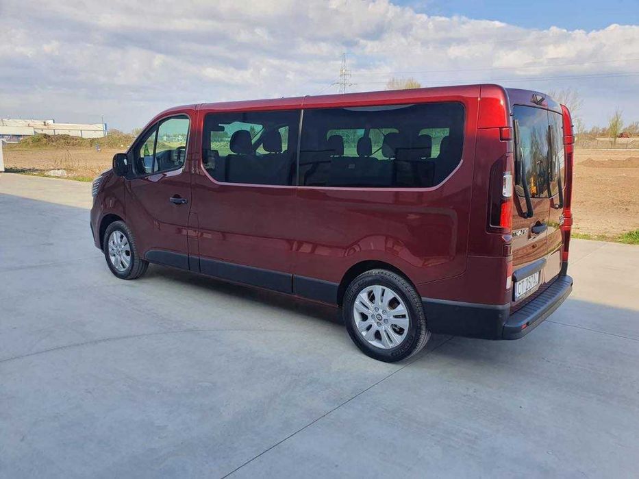 Wynajem Renault Trafic 9 osobowy 2024r nowy model