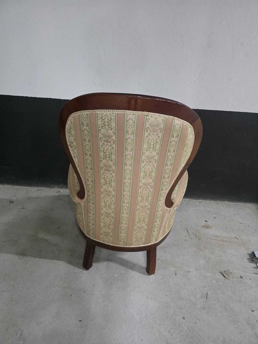 Cadeirão de estilo clássico