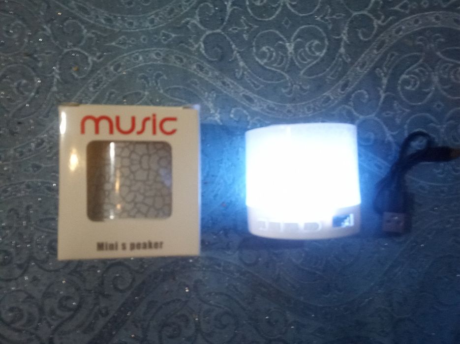 Tylko 36 zł nowy głośnik bluetooth z pulsującym i zmieniającym się swi