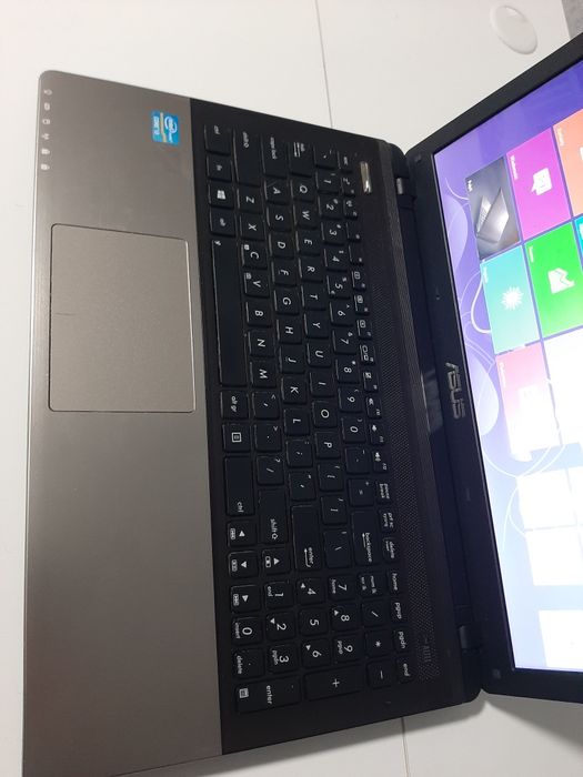 Laptop Asus czarny