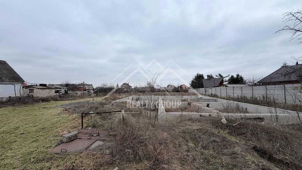 Продаж земельної ділянки з фундаментом в селищі Червоний Шахтар