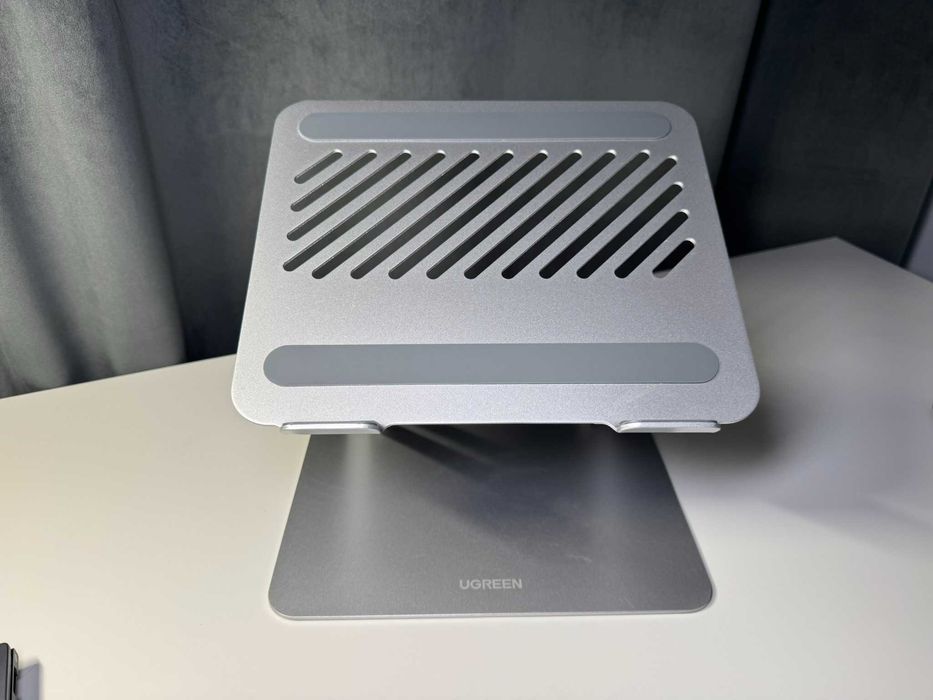 Podstawka pod laptopa Ugreen LP588 do MacBook Pro 14"