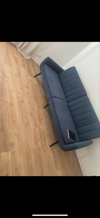 Kanapa rozkładana granatowa Jysk