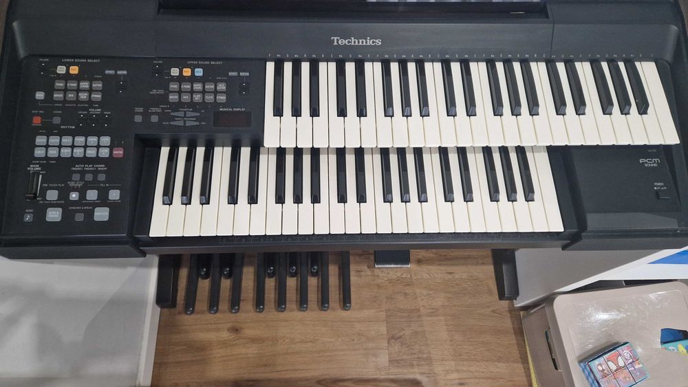 Órgão elétrico - Technics