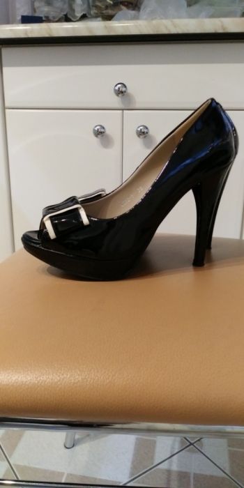 Buty damskie czarno białe