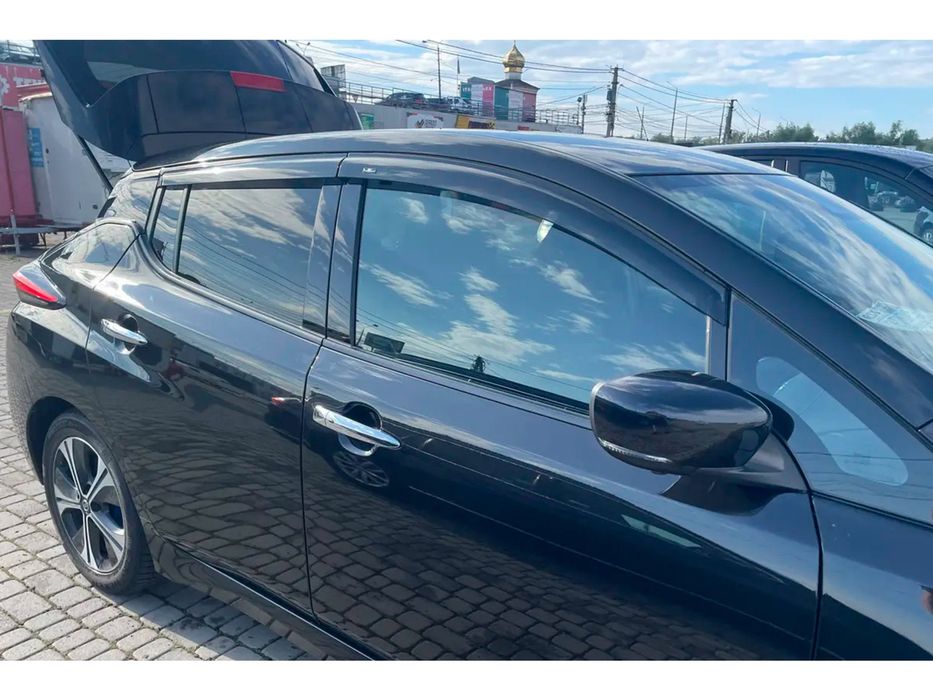 Вітровики для Nissan Leaf 2017- рр. HIC (4 шт)