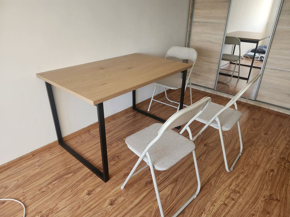 Sofa + stół 120x80 + 3 krzesła składane