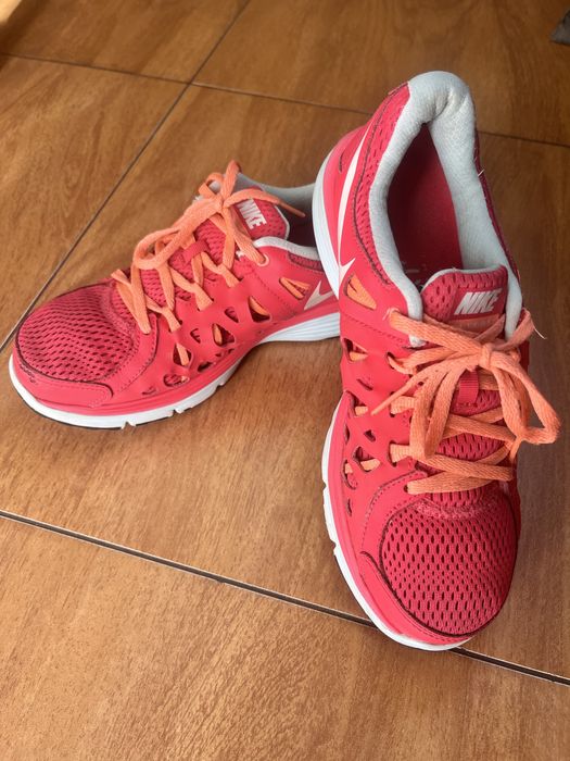 Кросівки жіночі Nike 39 розмір
