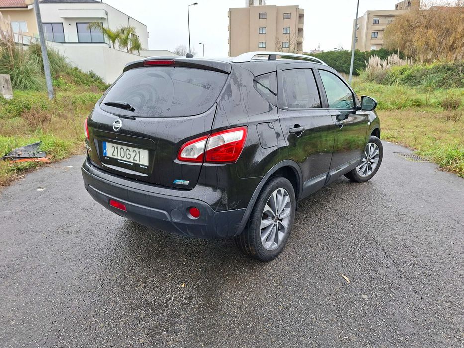 nissan qashqai com pele e teto