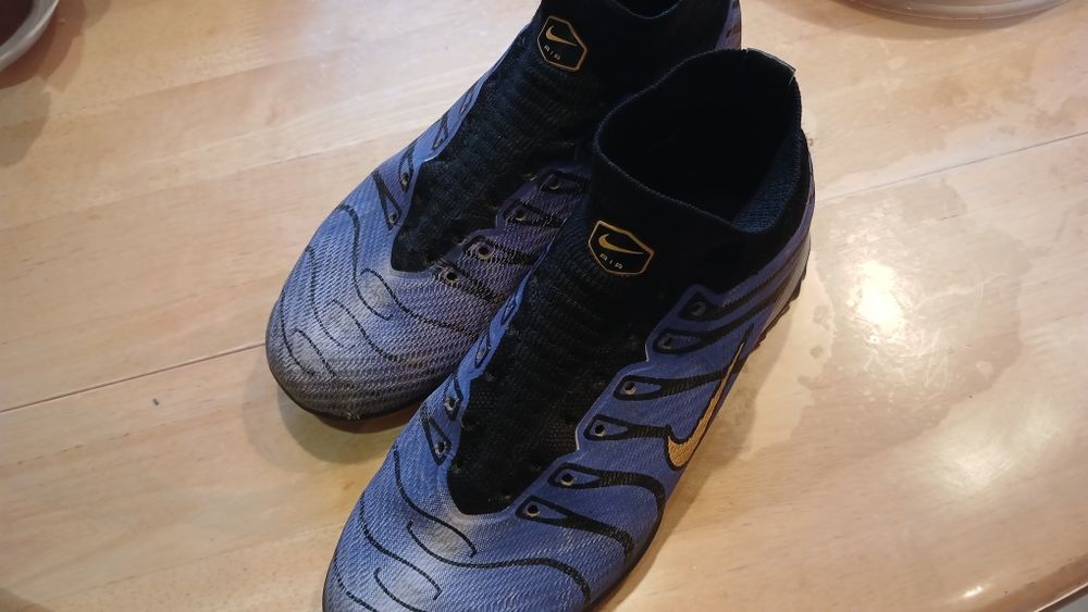 Сороконожки Nike для занять футболом
